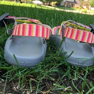 Size 6 Chacos